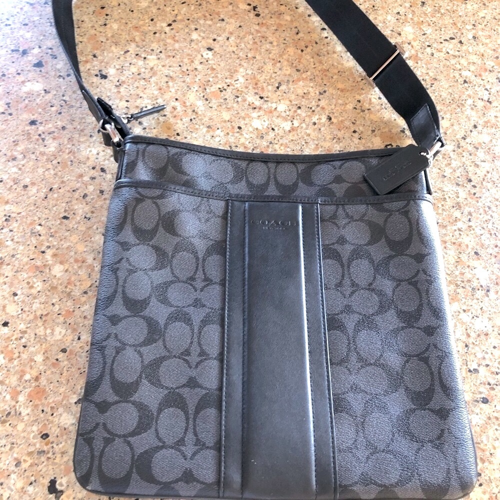 Coach satchel crossbody purse in EUC